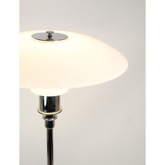 Image 1 of Lampadaire vintage en chrome et verre opale par Poul Henningsen pour Louis Poulsen