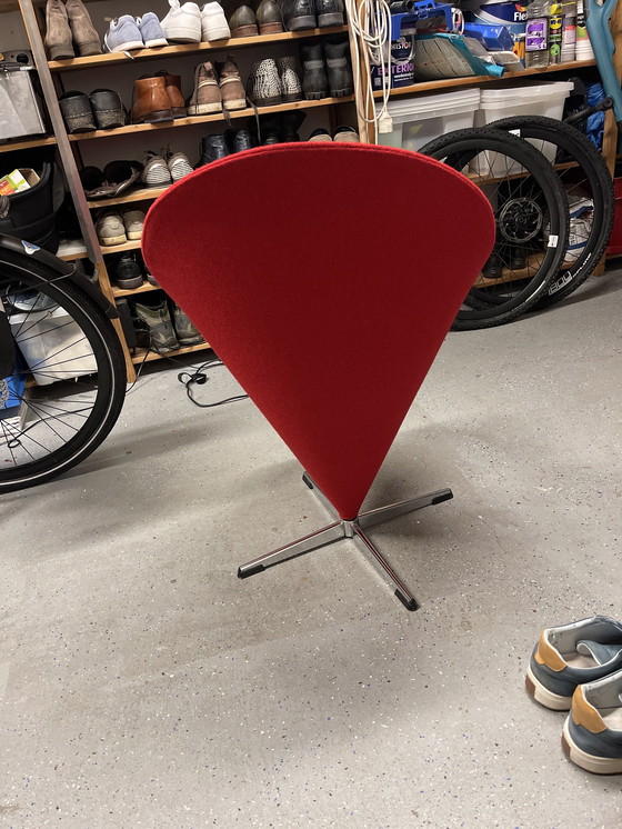 Image 1 of Chaise conique Vitra Rouge