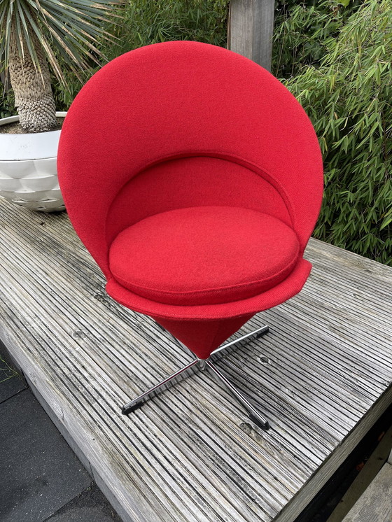 Image 1 of Chaise conique Vitra Rouge