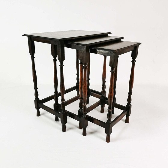Image 1 of Tables gigognes vintage en bois de noyer, Angleterre 1920