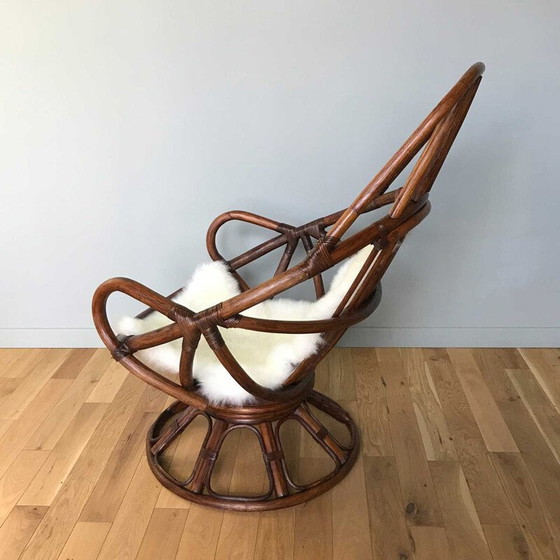 Image 1 of Fauteuil pivotant vintage en bois