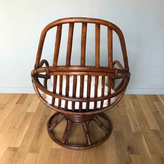 Image 1 of Fauteuil pivotant vintage en bois
