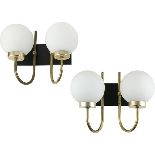 Paire d'appliques vintage en laiton et opaline