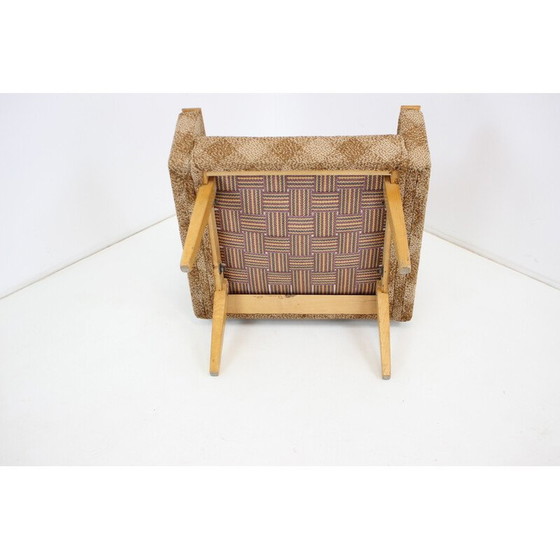 Image 1 of Fauteuil en tissu et bois du milieu du siècle, Tchécoslovaquie années 1960