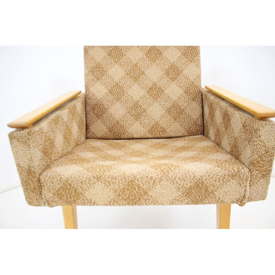 Image 1 of Fauteuil en tissu et bois du milieu du siècle, Tchécoslovaquie années 1960