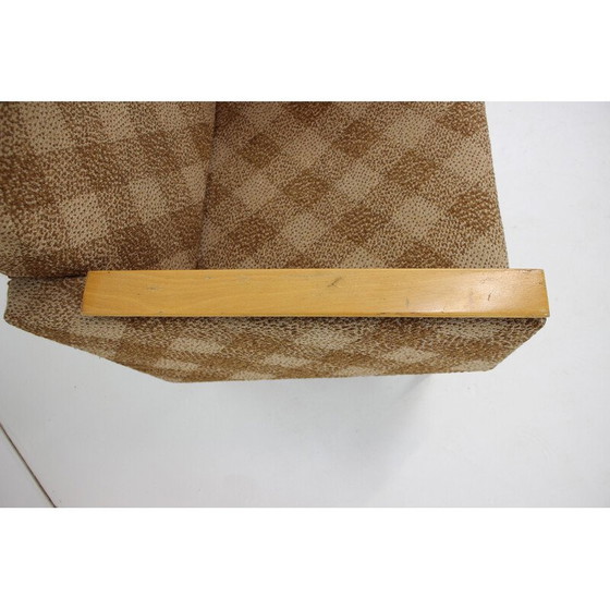 Image 1 of Fauteuil en tissu et bois du milieu du siècle, Tchécoslovaquie années 1960