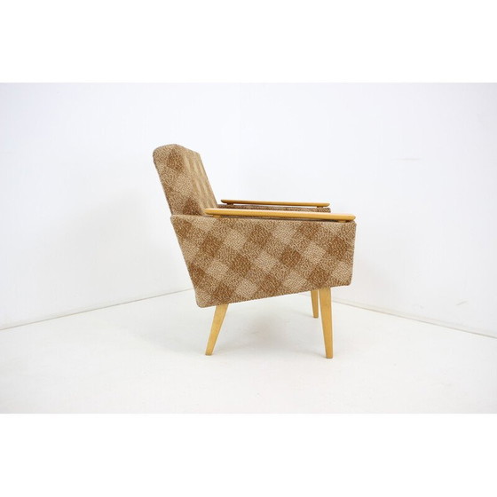 Image 1 of Fauteuil en tissu et bois du milieu du siècle, Tchécoslovaquie années 1960