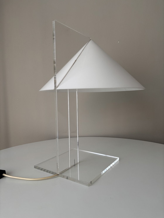 Image 1 of Lampe de table Harco Loor "Cone" en plexiglas 1980