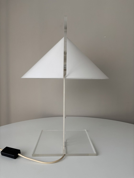 Image 1 of Lampe de table Harco Loor "Cone" en plexiglas 1980