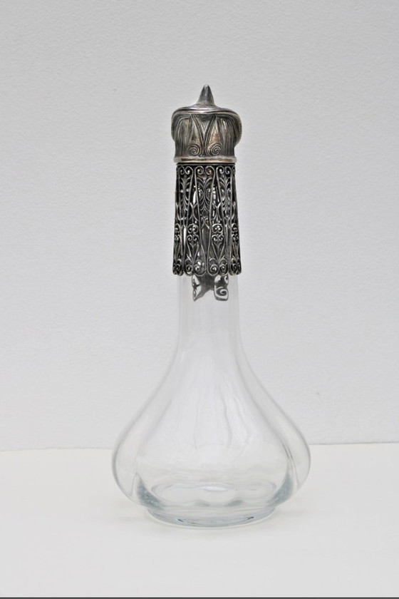 Image 1 of Aiguière Ancienne En Verre Cristal Et Métal Argent Ajouré – Vers 1930