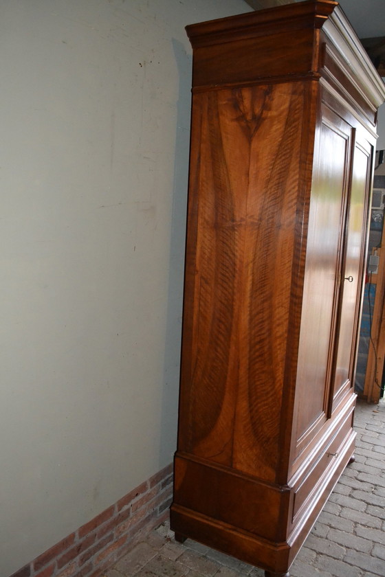 Image 1 of Armoire Louis Philippe en noyer