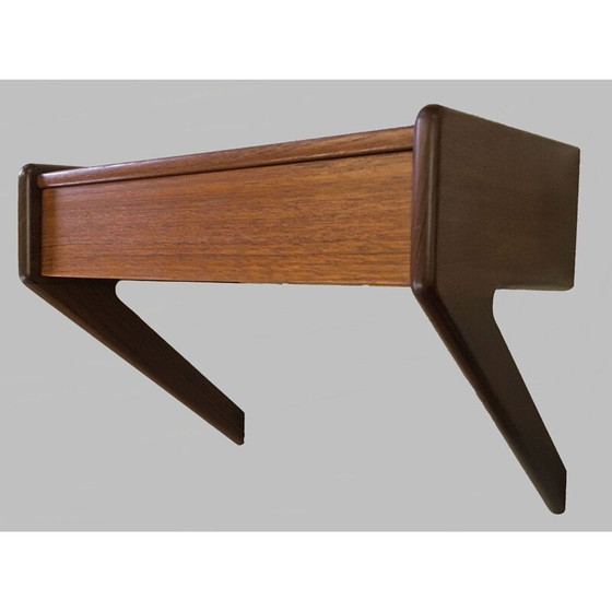 Image 1 of Paire de tables de nuit flottantes danoises en teck par Sigfred Omann pour Oelholm, 1960s