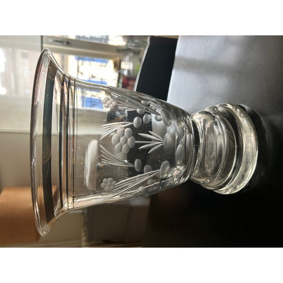 Image 1 of Vase vintage en verre gravé avec collier en or, 1950