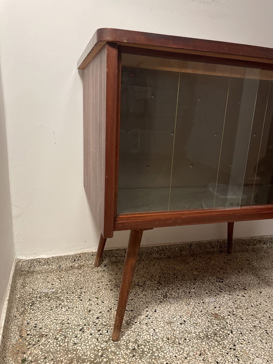 Image 1 of Armoire à Liqueur Et Télévision Avec Fond De Miroir Et Rétro-éclairage / Vintage