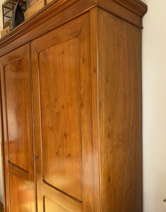 Image 1 of Armoire française classique