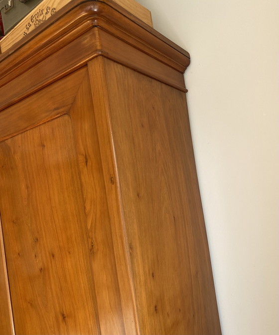 Image 1 of Armoire française classique