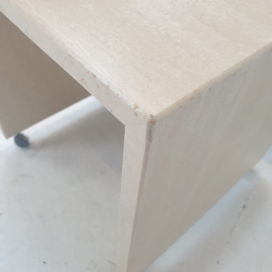 Image 1 of Ensemble de 3 tables gigognes italiennes en travertin, 1980