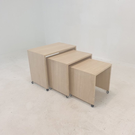 Image 1 of Ensemble de 3 tables gigognes italiennes en travertin, 1980