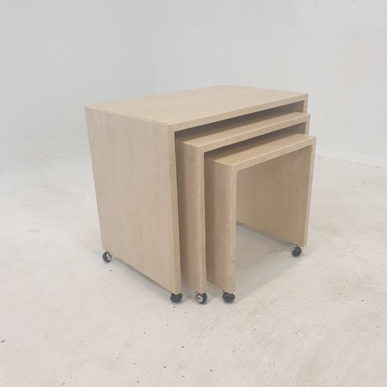 Image 1 of Ensemble de 3 tables gigognes italiennes en travertin, 1980