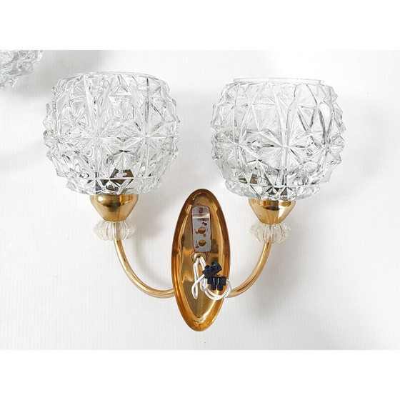 Image 1 of Paire d'appliques vintage en laiton doré et verre, 1950