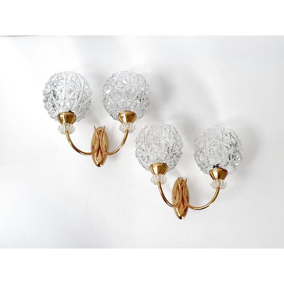 Image 1 of Paire d'appliques vintage en laiton doré et verre, 1950