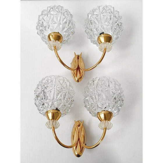 Image 1 of Paire d'appliques vintage en laiton doré et verre, 1950