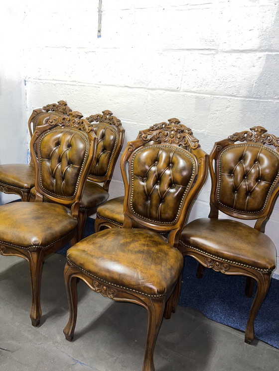 Image 1 of 6 Chaises à manger Chesterfield Baroque en cuir