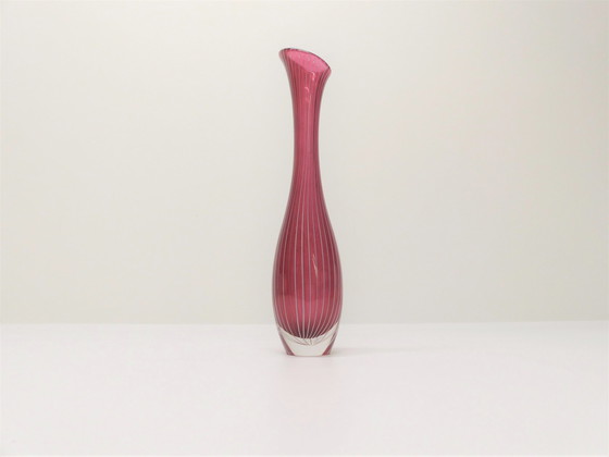 Image 1 of Vase Tulipe Scandinave En Verre Rose - Vicke Lindstrand - Kosta Boda