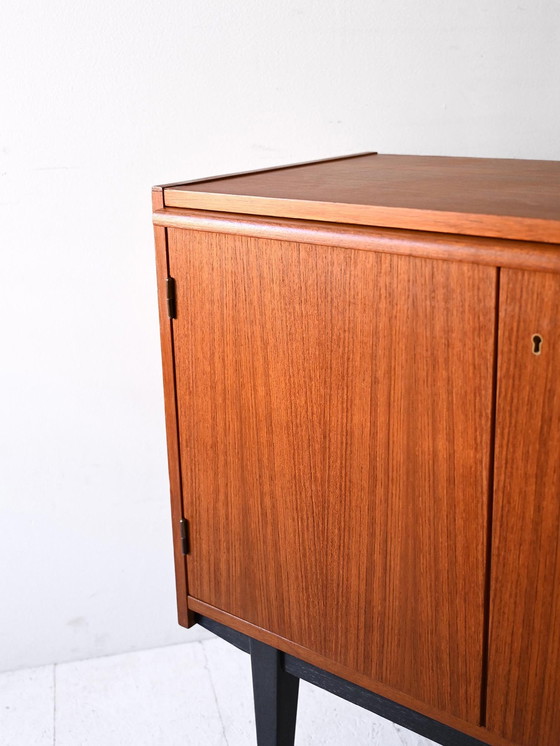 Image 1 of Buffet scandinave avec plateau extractible