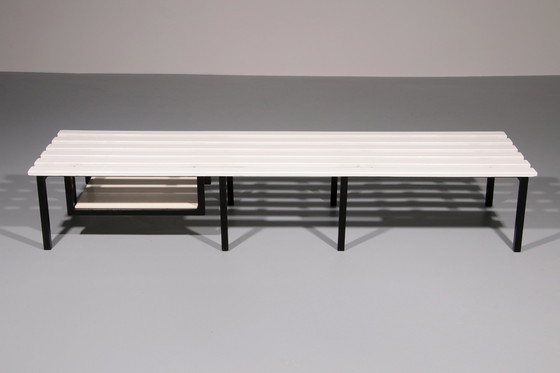 Image 1 of Banc Ducht design en bois blanc avec structure en métal noir