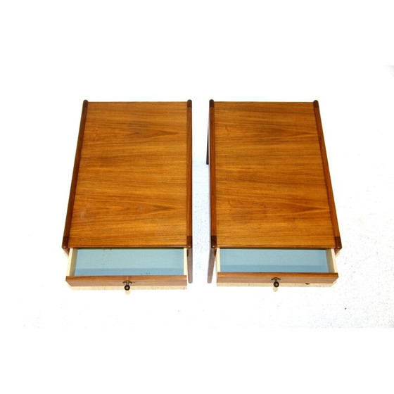 Image 1 of Paire de tables de nuit vintage en noyer, Suède 1960