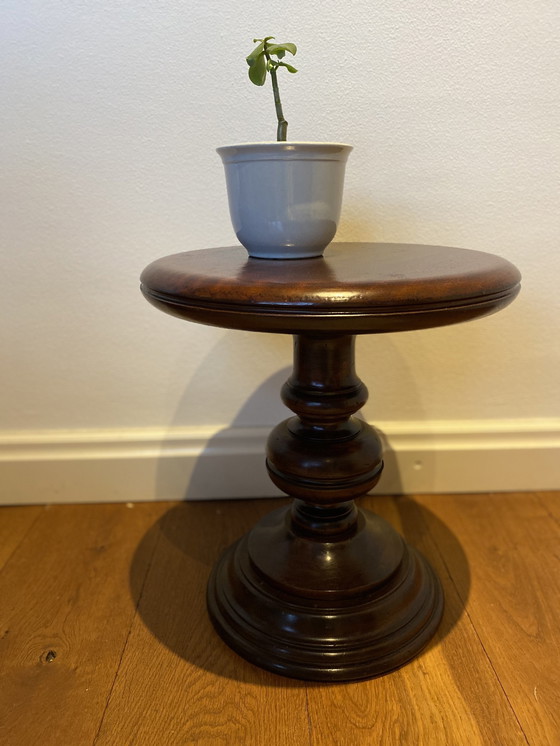 Image 1 of Table d'appoint/plante en noyer ancien