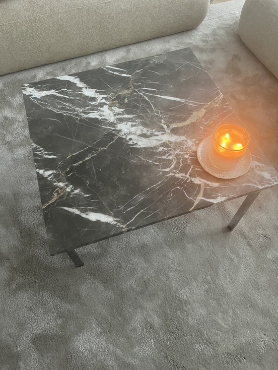 Image 1 of Table basse vintage en marbre avec pieds chromés