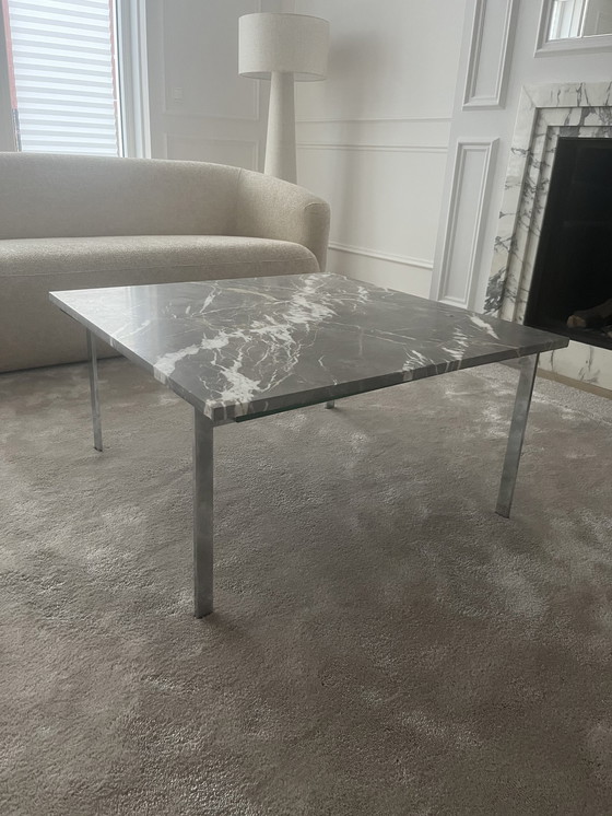 Image 1 of Table basse vintage en marbre avec pieds chromés