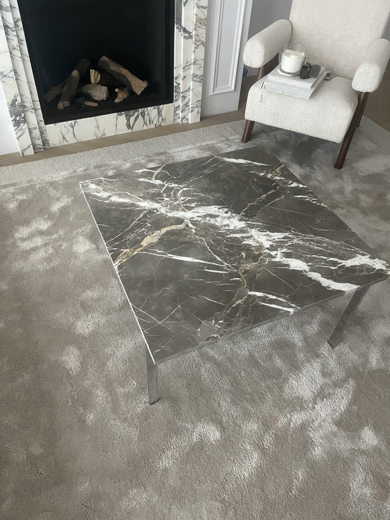 Image 1 of Table basse vintage en marbre avec pieds chromés