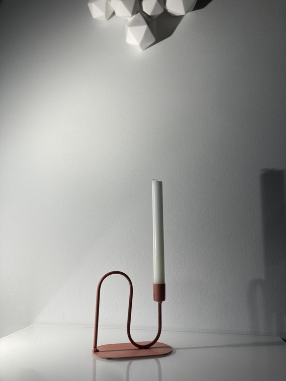 Image 1 of Chandelier moderne et ludique de couleur corail