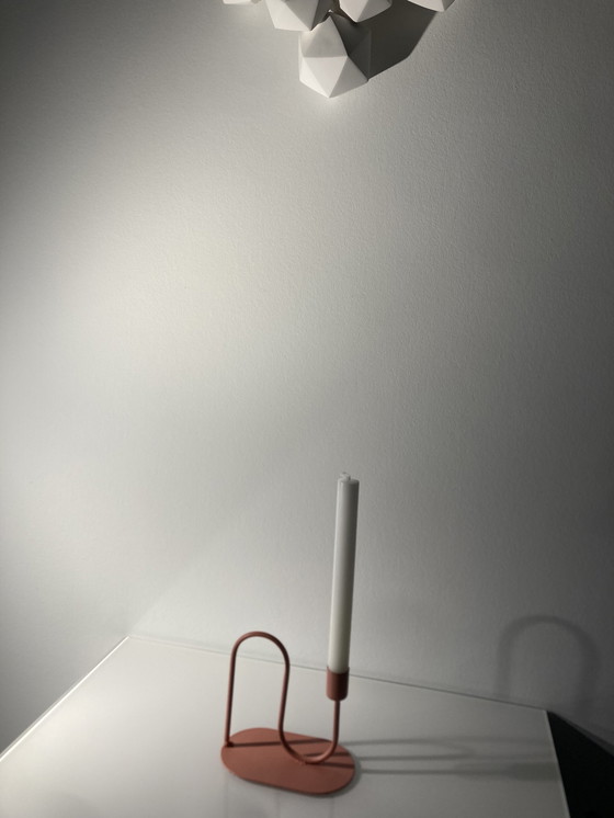 Image 1 of Chandelier moderne et ludique de couleur corail