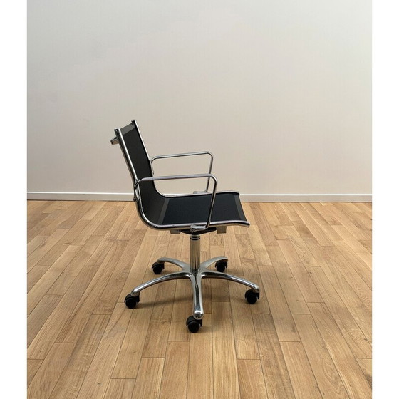 Image 1 of Chaise de bureau vintage en maille noire et aluminium chromé