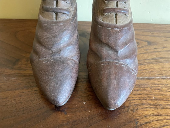 Image 1 of Chaussures en bois victoriennes décoratives