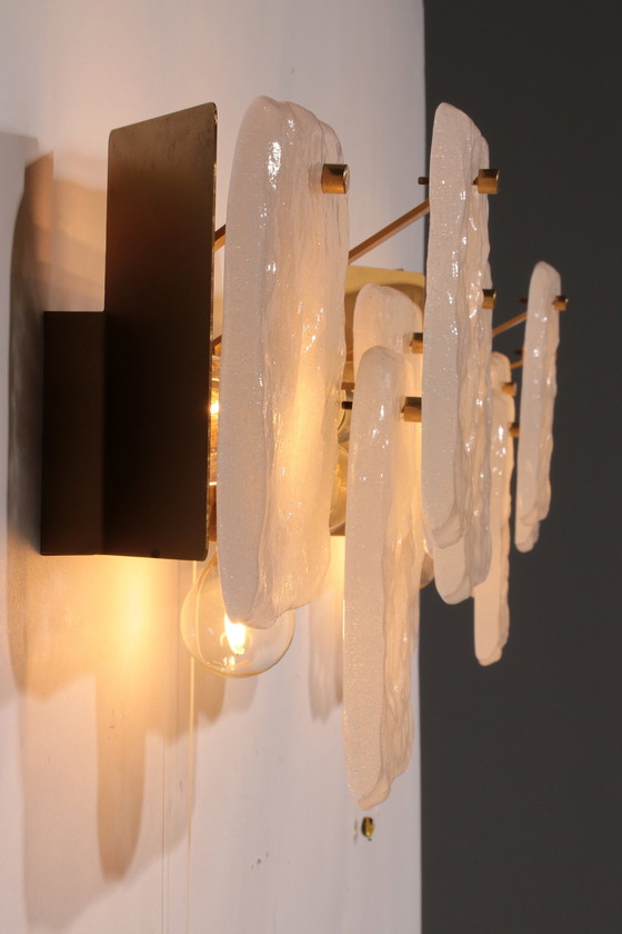 Image 1 of Appliques murales élégantes en verre glacé du milieu du siècle par J.T. Kalmar, Autriche (années 1960)