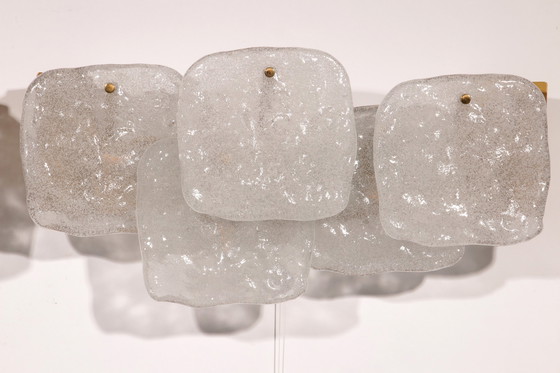 Image 1 of Appliques murales élégantes en verre glacé du milieu du siècle par J.T. Kalmar, Autriche (années 1960)