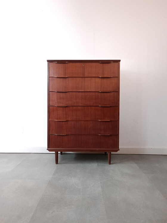 Image 1 of Commode vintage danoise en teck, haute et large !