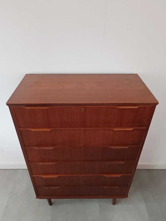 Image 1 of Commode vintage danoise en teck, haute et large !