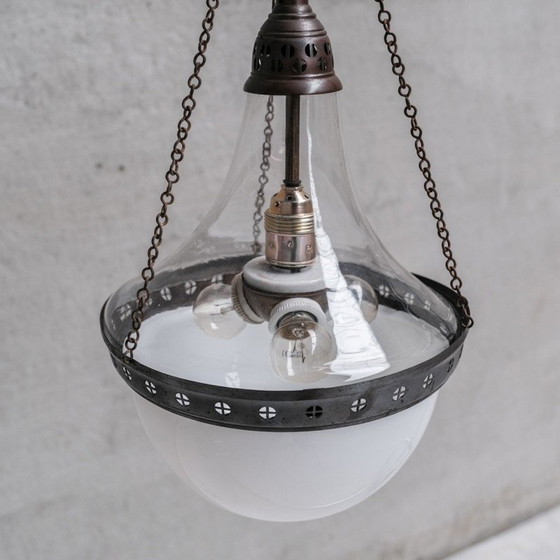 Lampe suspendue vintage bicolore, France 1910 – Suspensions, Glass, Metal (photo 7 of 10)