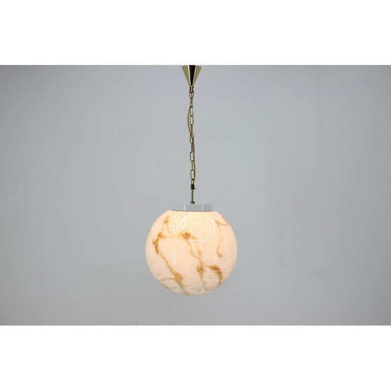 Image 1 of Paire de lampes suspendues en verre vintage par Kamenicky Senov, Tchécoslovaquie 1970