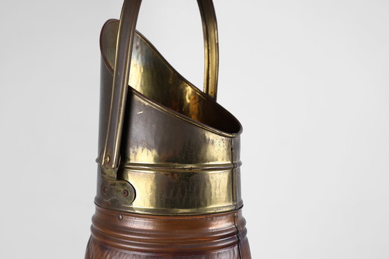 Image 1 of Porte-parapluies en cuivre avec relief martelé de Vermeer, France Ca. 1900