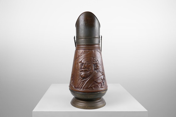 Image 1 of Porte-parapluies en cuivre avec relief martelé de Vermeer, France Ca. 1900