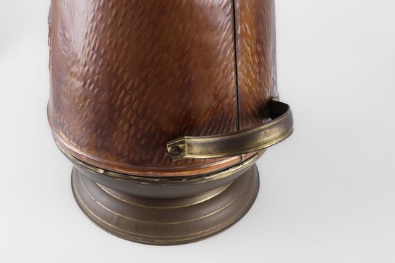 Image 1 of Porte-parapluies en cuivre avec relief martelé de Vermeer, France Ca. 1900