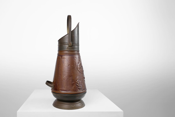 Image 1 of Porte-parapluies en cuivre avec relief martelé de Vermeer, France Ca. 1900