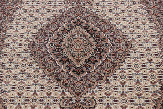 Image 1 of Nouveaux tapis Tabriz laine & soie avec design Mahi - Splendides points forts de la soie